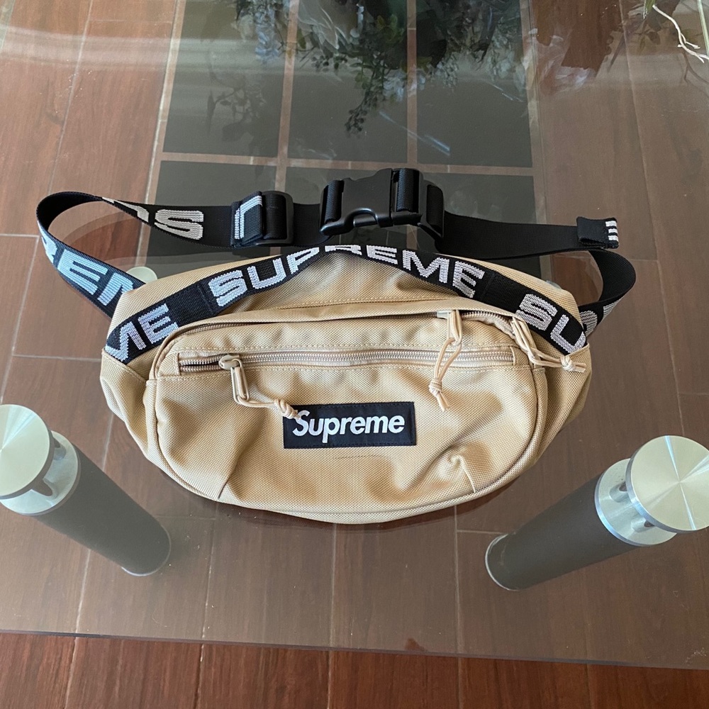 💓SOLD💓 Supreme Waist Bag